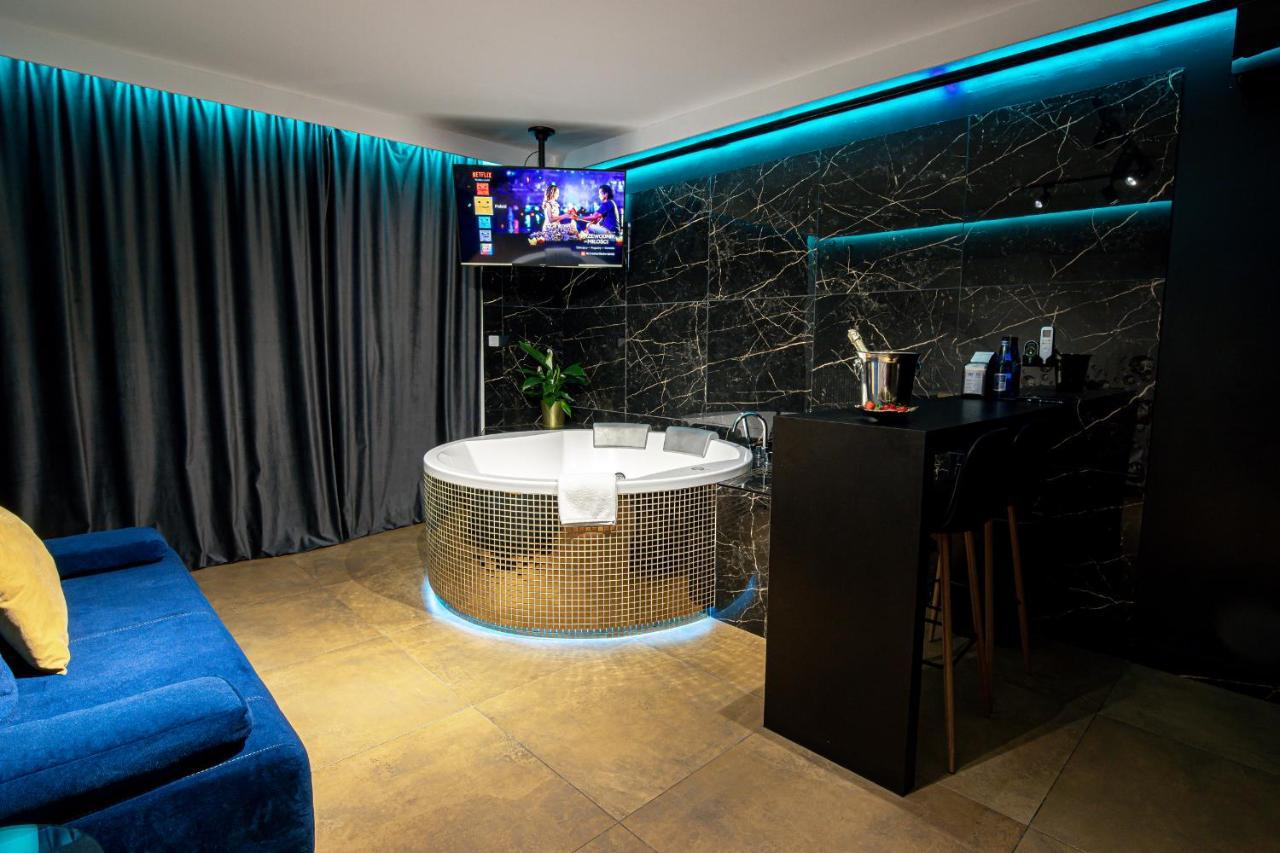 Jacuzzi Glass-House Central Station Krakow Luaran gambar